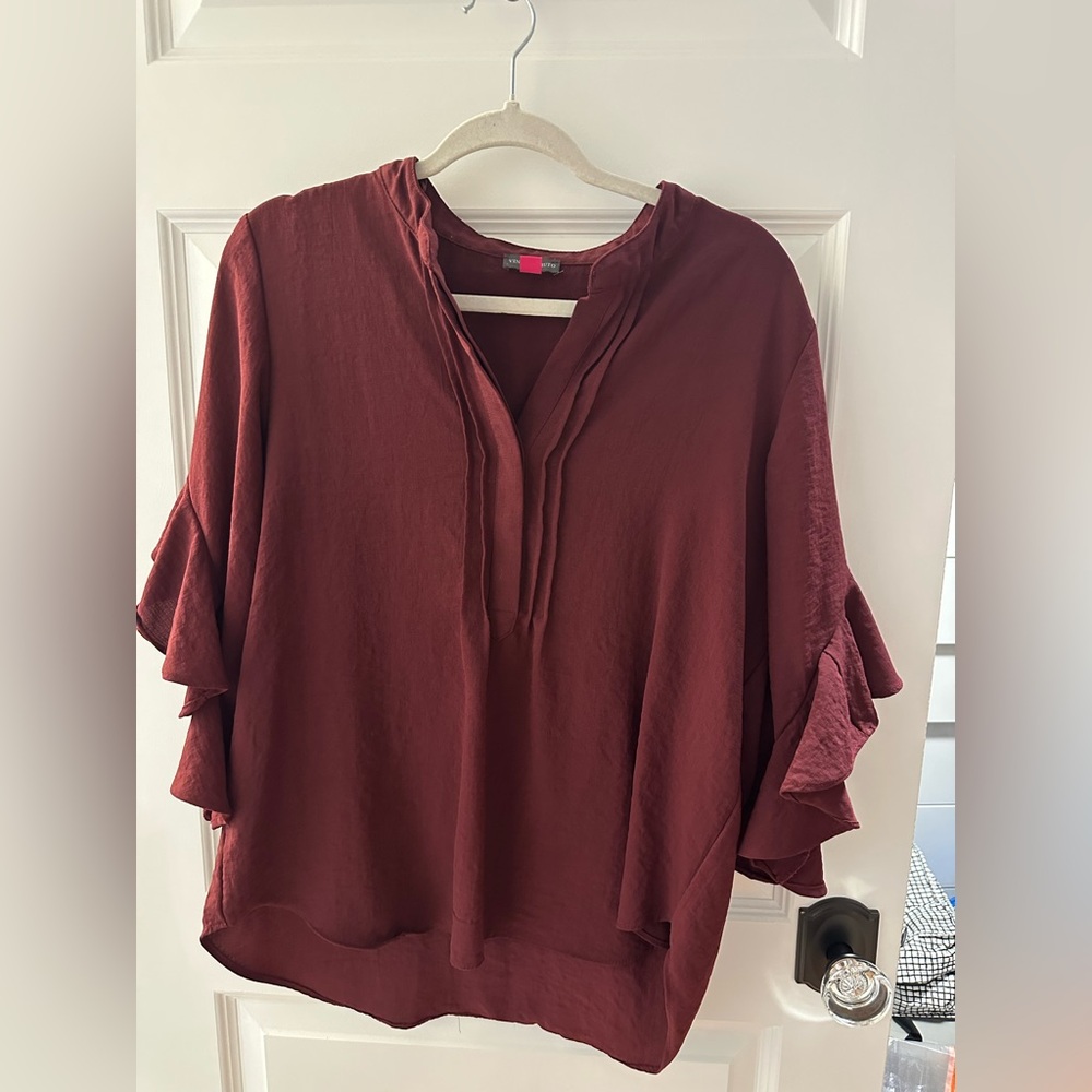 Vince Camuto Blouse size L in Cabernet